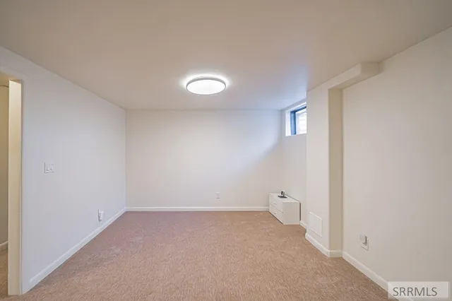 $1,850 | 1827 Whitney Street, Idaho Falls, ID 83402