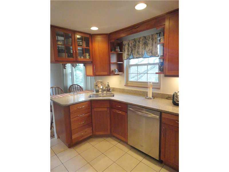75 West Chapel Ridge Road Fox Chapel, PA 15238 - Photo 12 of 25 Kitchen.