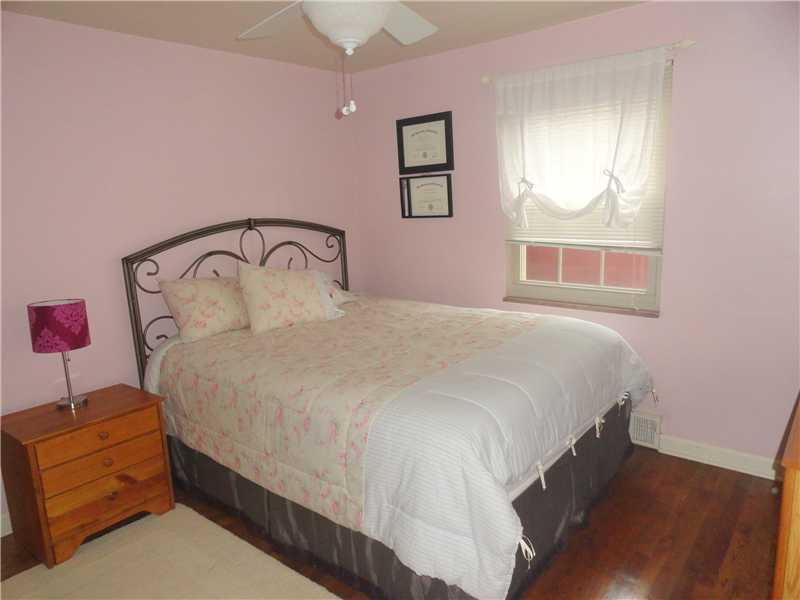 75 West Chapel Ridge Road Fox Chapel, PA 15238 - Photo 15 of 25 Bedroom.