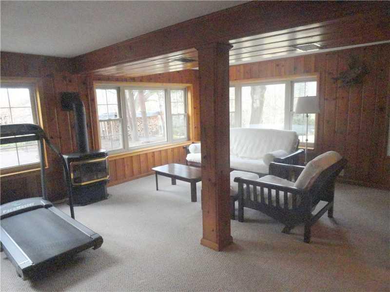 75 West Chapel Ridge Road Fox Chapel, PA 15238 - Photo 20 of 25 Den/Family/Great Room.