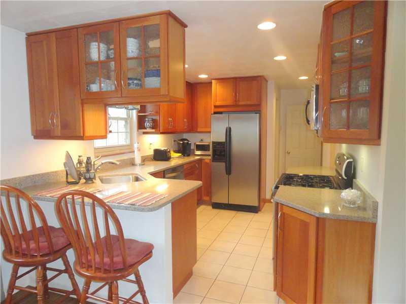 75 West Chapel Ridge Road Fox Chapel, PA 15238 - Photo 4 of 25 Kitchen.