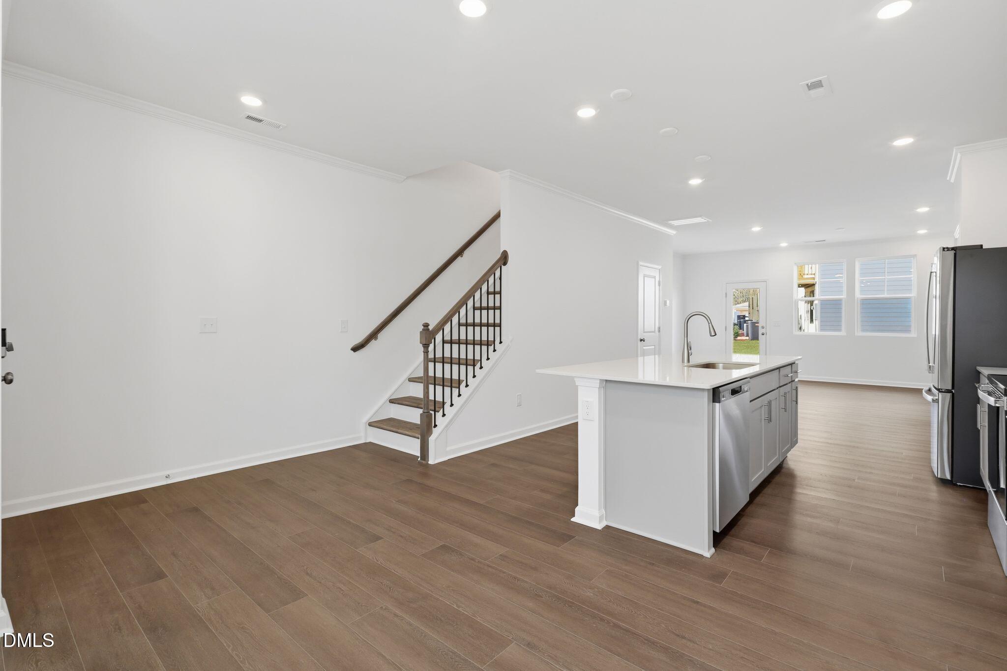 2305 Oakwood Mdws Court Raleigh, NC 27604 - Photo 17 of 34 SUN_ElmGrove_Pic_Jackson_QMI_23_Kitchen_