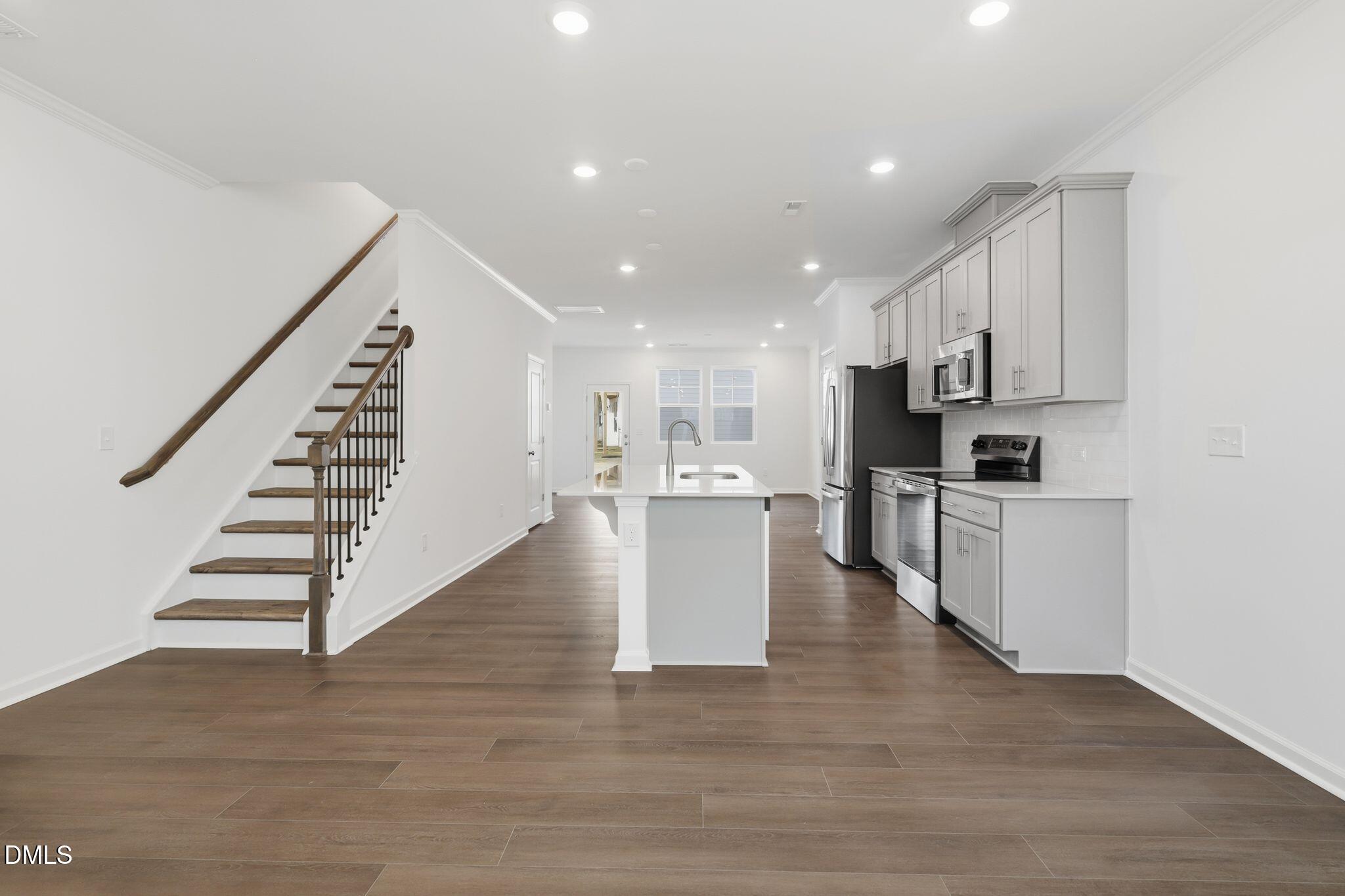 2305 Oakwood Mdws Court Raleigh, NC 27604 - Photo 18 of 34 SUN_ElmGrove_Pic_Jackson_QMI_23_Kitchen_