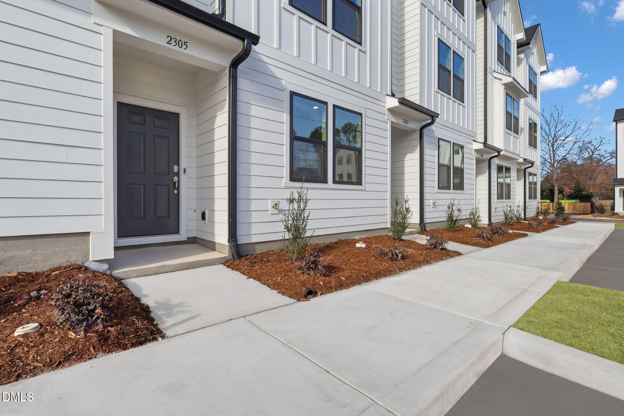 2305 Oakwood Mdws Court Raleigh, NC 27604 - Photo 3 of 34 SUN_ElmGrove_Pic_Jackson_QMI_23_Front_3o