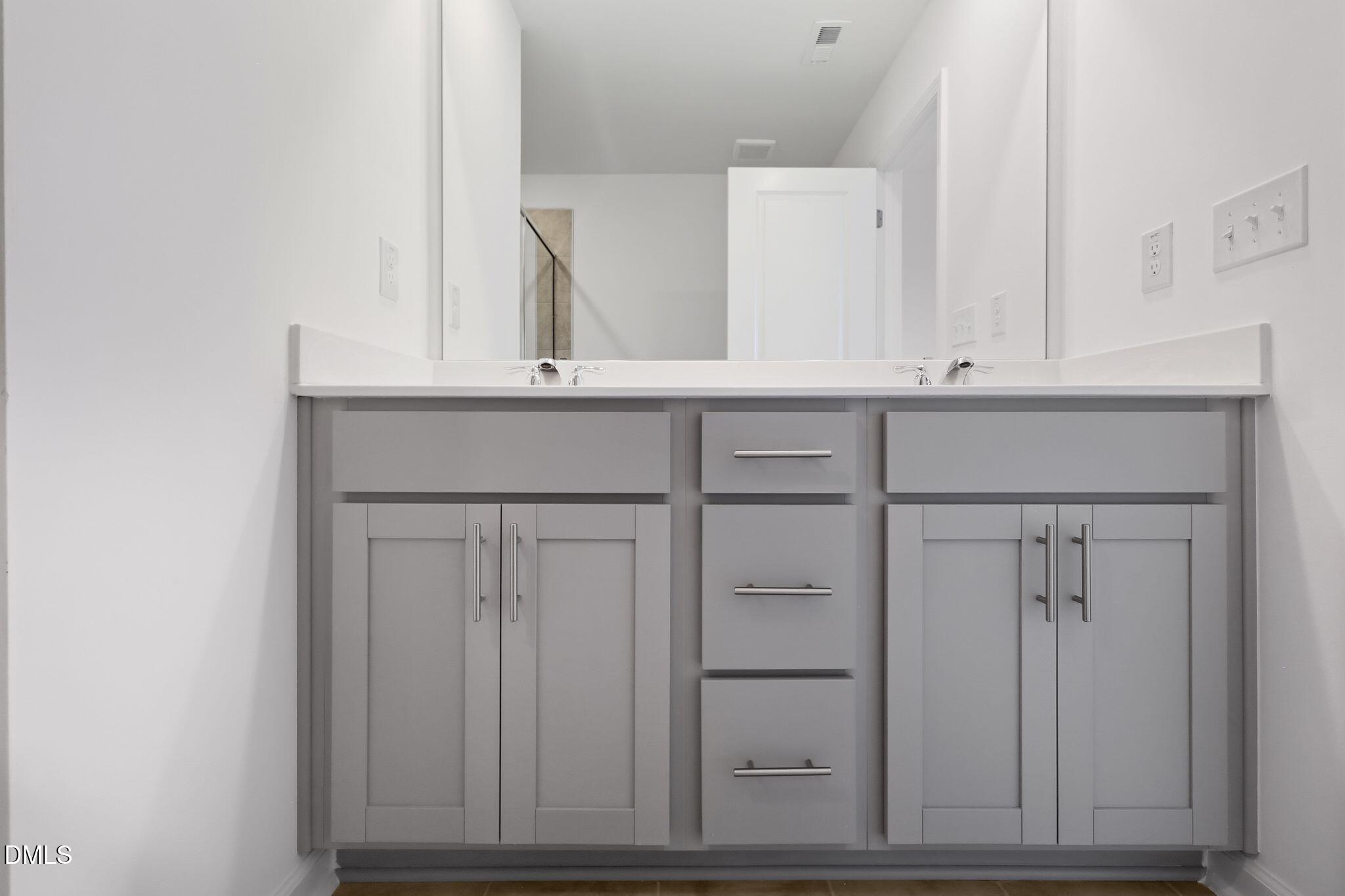 2305 Oakwood Mdws Court Raleigh, NC 27604 - Photo 31 of 34 SUN_ElmGrove_Pic_Jackson_QMI_23_Owners_B