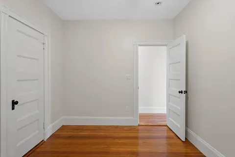 $4,250 | 21 1/2 Mt Vernon Street, Unit 3, Boston, MA 02125