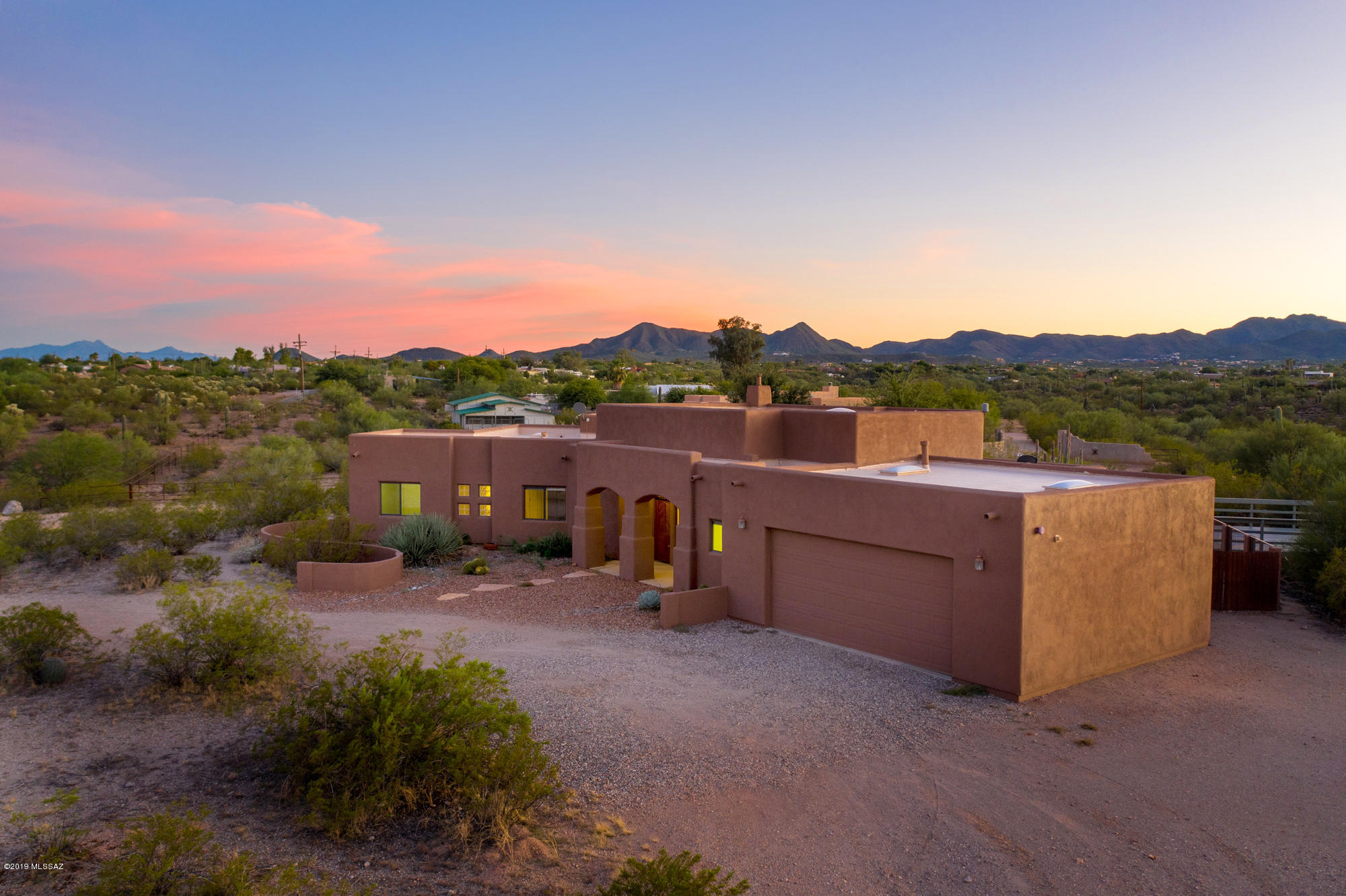 3553 North Grannen Road Tucson, AZ 85745 - Photo 3 of 40