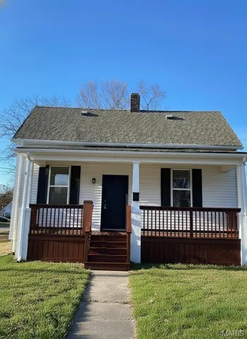 $1,200 | 1201 North Charles Street, Belleville, IL 62221
