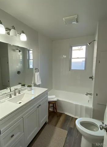 $1,200 | 1201 North Charles Street, Belleville, IL 62221