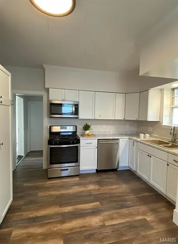 $1,200 | 1201 North Charles Street, Belleville, IL 62221