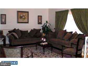 365 Arden Road Conshohocken, PA 19428 - Photo 2 of 11 Living Room