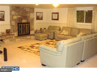 365 Arden Road Conshohocken, PA 19428 - Photo 9 of 11 Family Room