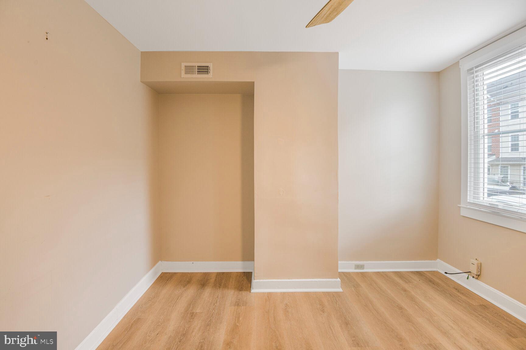 38 Pleasant Street Annapolis, MD 21401 - Photo 7 of 22 an empty room with a window