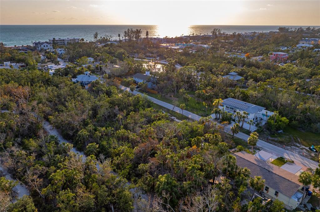 560 Gulf Bay Road Longboat Key, FL 34228 - Photo 20 of 38 an aerial view of multiple house