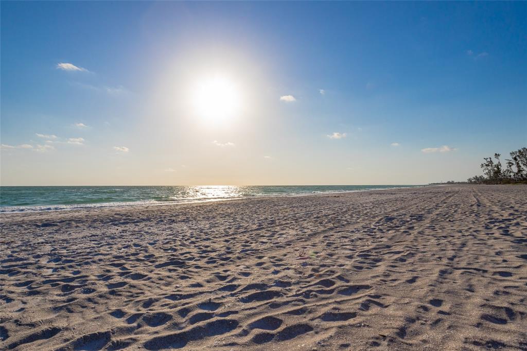 560 Gulf Bay Road Longboat Key, FL 34228 - Photo 29 of 38 a view of an ocean