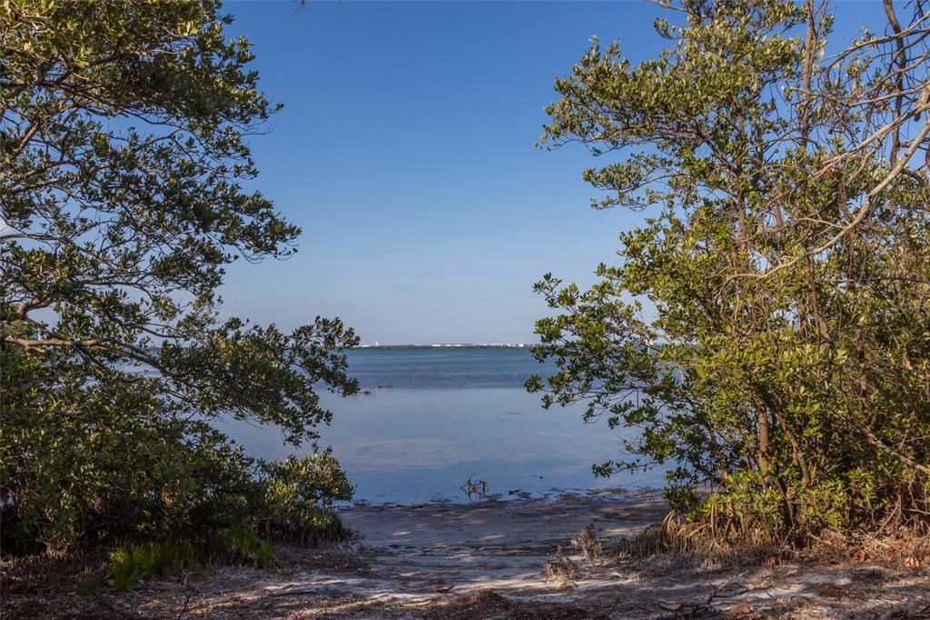 560 Gulf Bay Road Longboat Key, FL 34228 - Photo 38 of 38 a view of a outdoor space