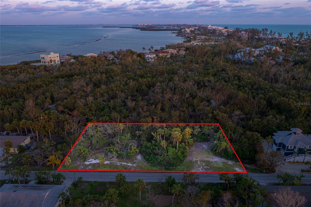 560 Gulf Bay Road Longboat Key, FL 34228 - Photo 4 of 38 a view of a outdoor space