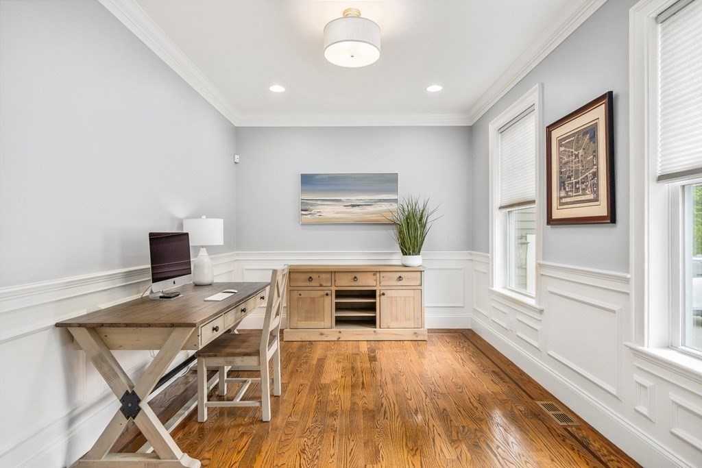 84 North Road Bedford, MA 01730 - Photo 4 of 42 Gallery Image 4