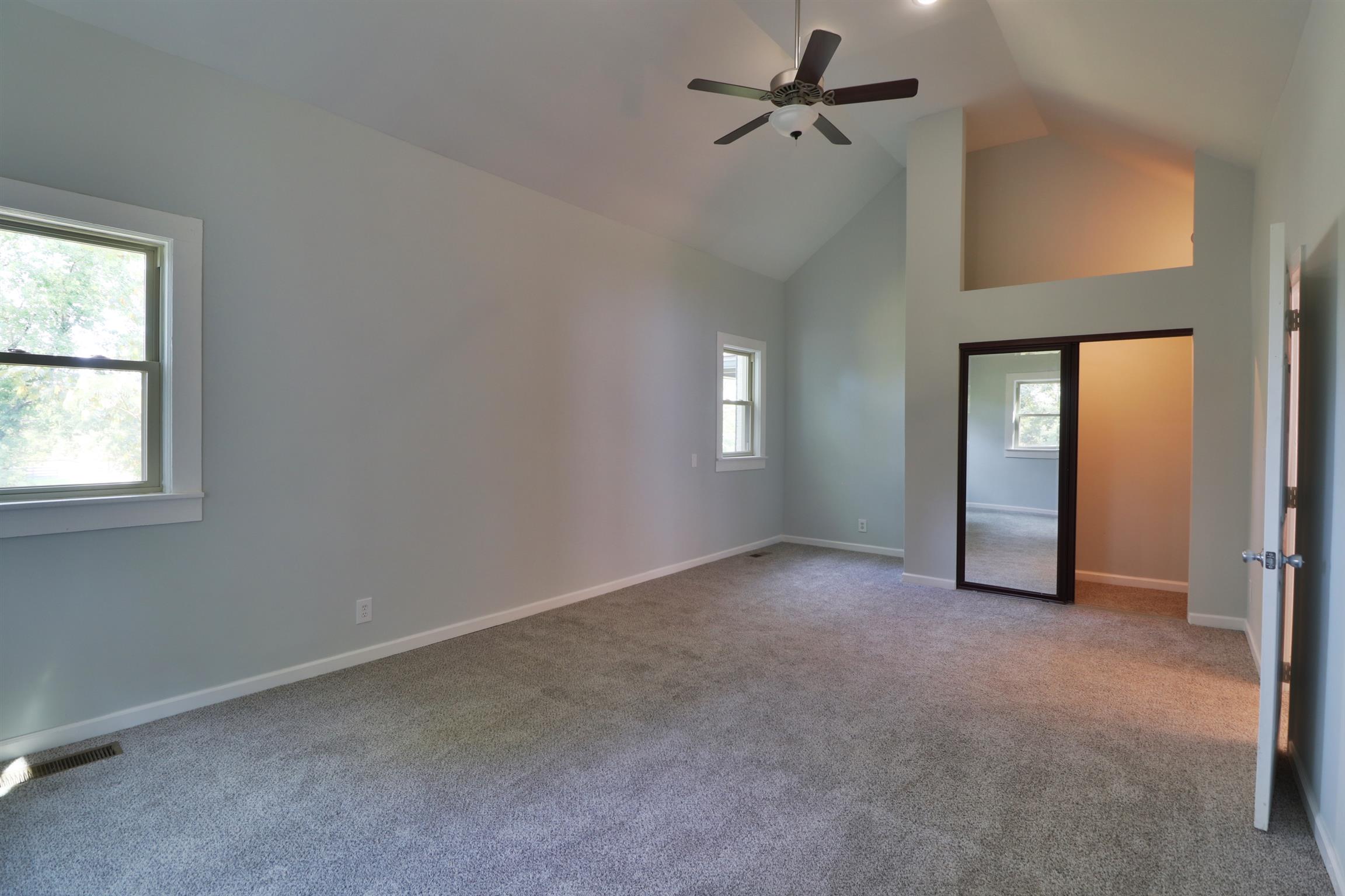5635 Murfreesboro Road Lebanon, TN 37090 - Photo 22 of 29 an empty room that has a window in it