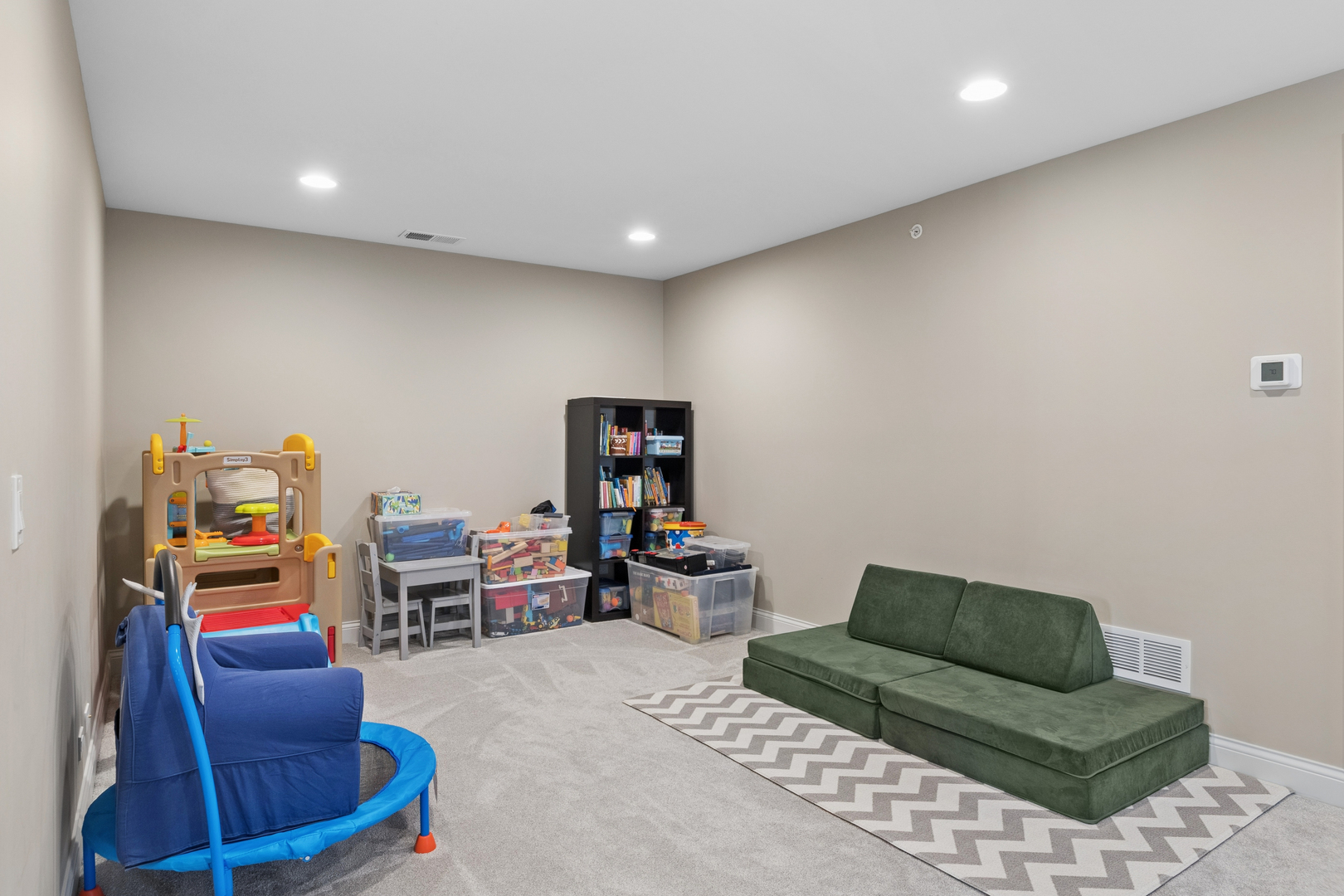 1759 Provenance Way Northbrook, IL 60062 - Photo 26 of 38 a living room with furniture
