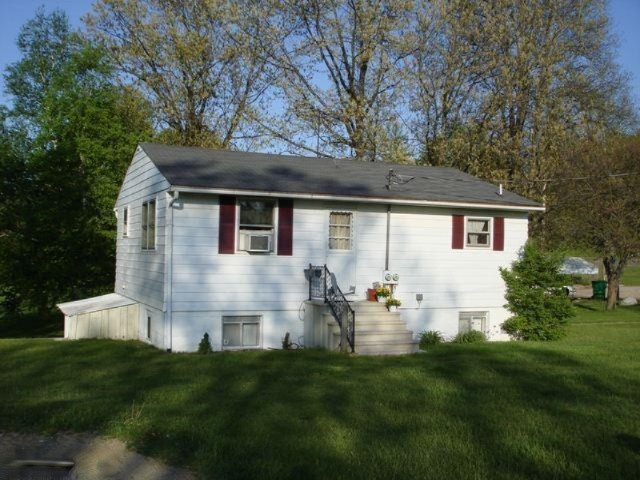 26020 Randall Road Dowagiac, MI 49047 - Photo 1 of 17 Primary Photo