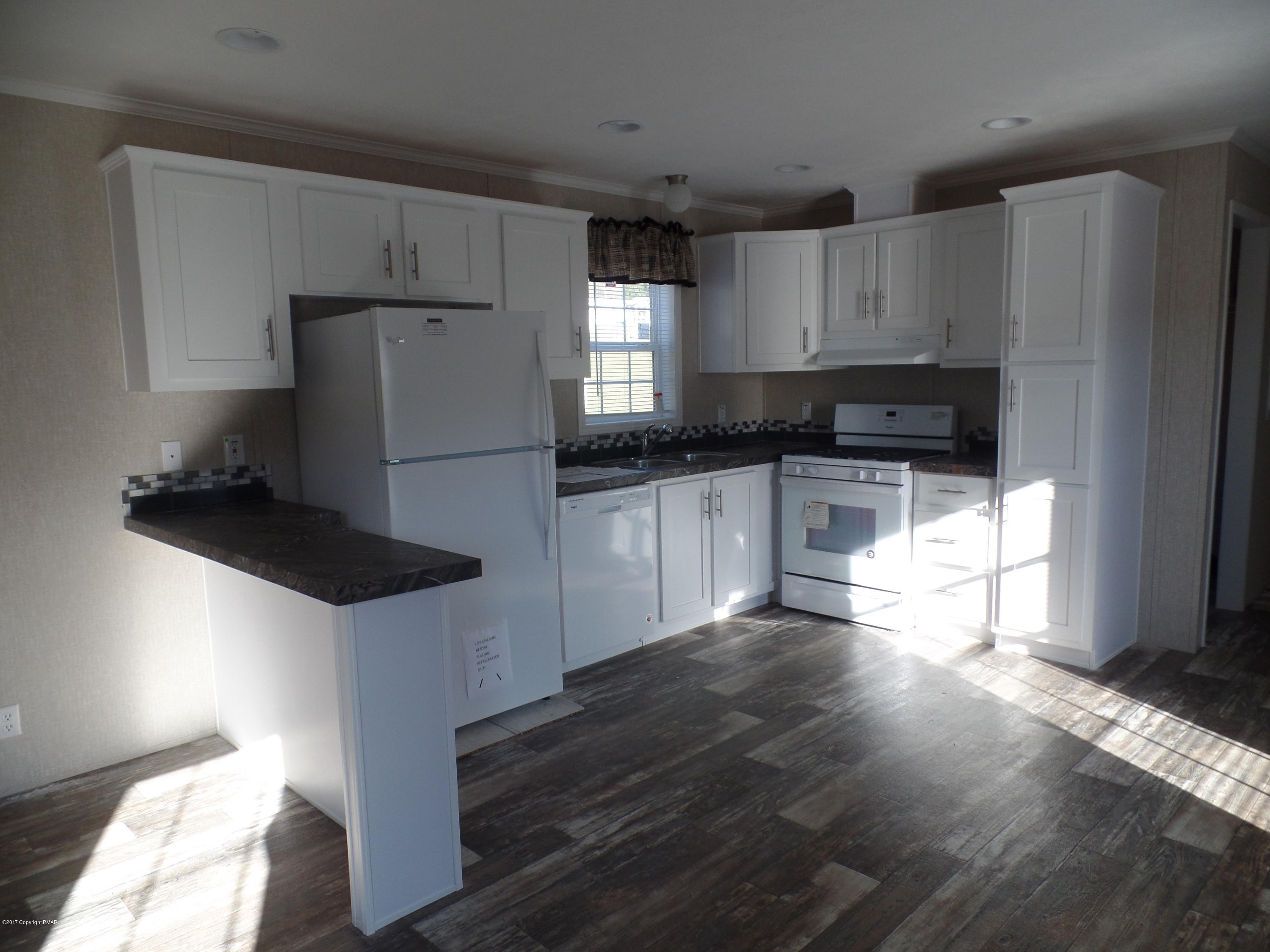 14 Chestnut Ridge Circle Kunkletown, PA 18058 - Photo 22 of 31 Kitchen