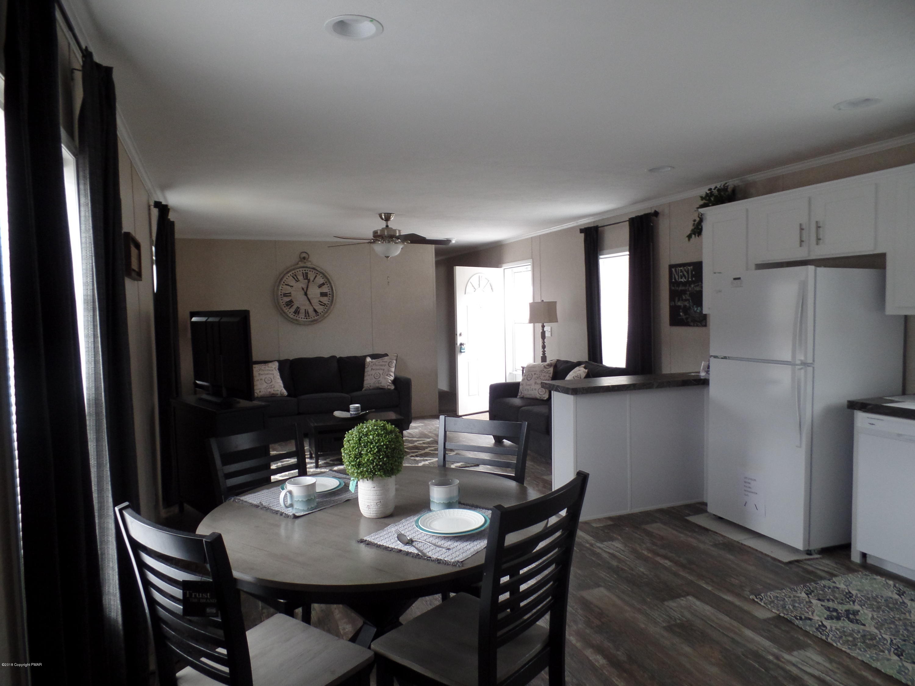 14 Chestnut Ridge Circle Kunkletown, PA 18058 - Photo 8 of 31 Dining