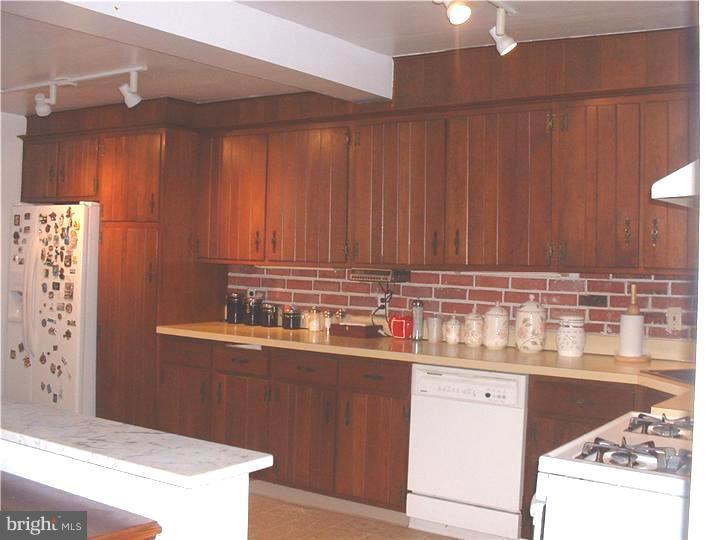 115 Englewood Road Upper Darby, PA 19082 - Photo 10 of 20