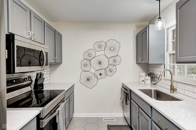 $379,900 | 11090 Willowmere Drive, Carmel, IN 46280