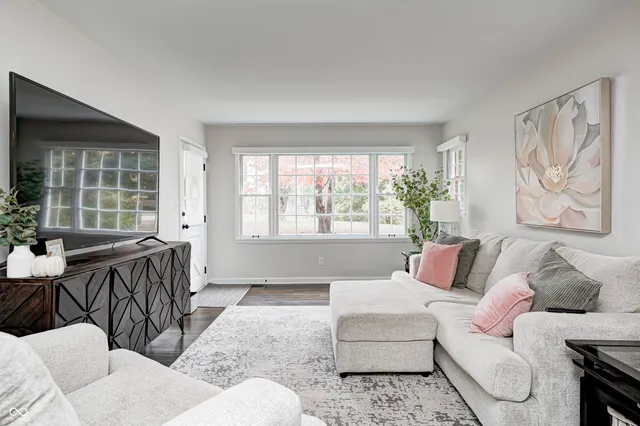 $379,900 | 11090 Willowmere Drive, Carmel, IN 46280