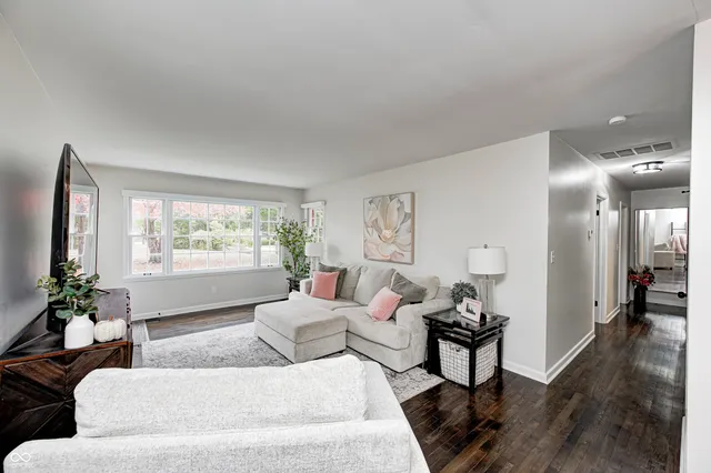 $379,900 | 11090 Willowmere Drive, Carmel, IN 46280