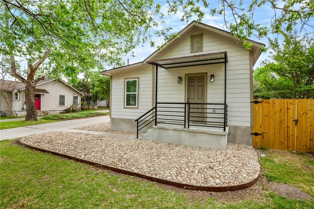 $2,900 | 5405 Joe Sayers Avenue, Unit A, Austin, TX 78756
