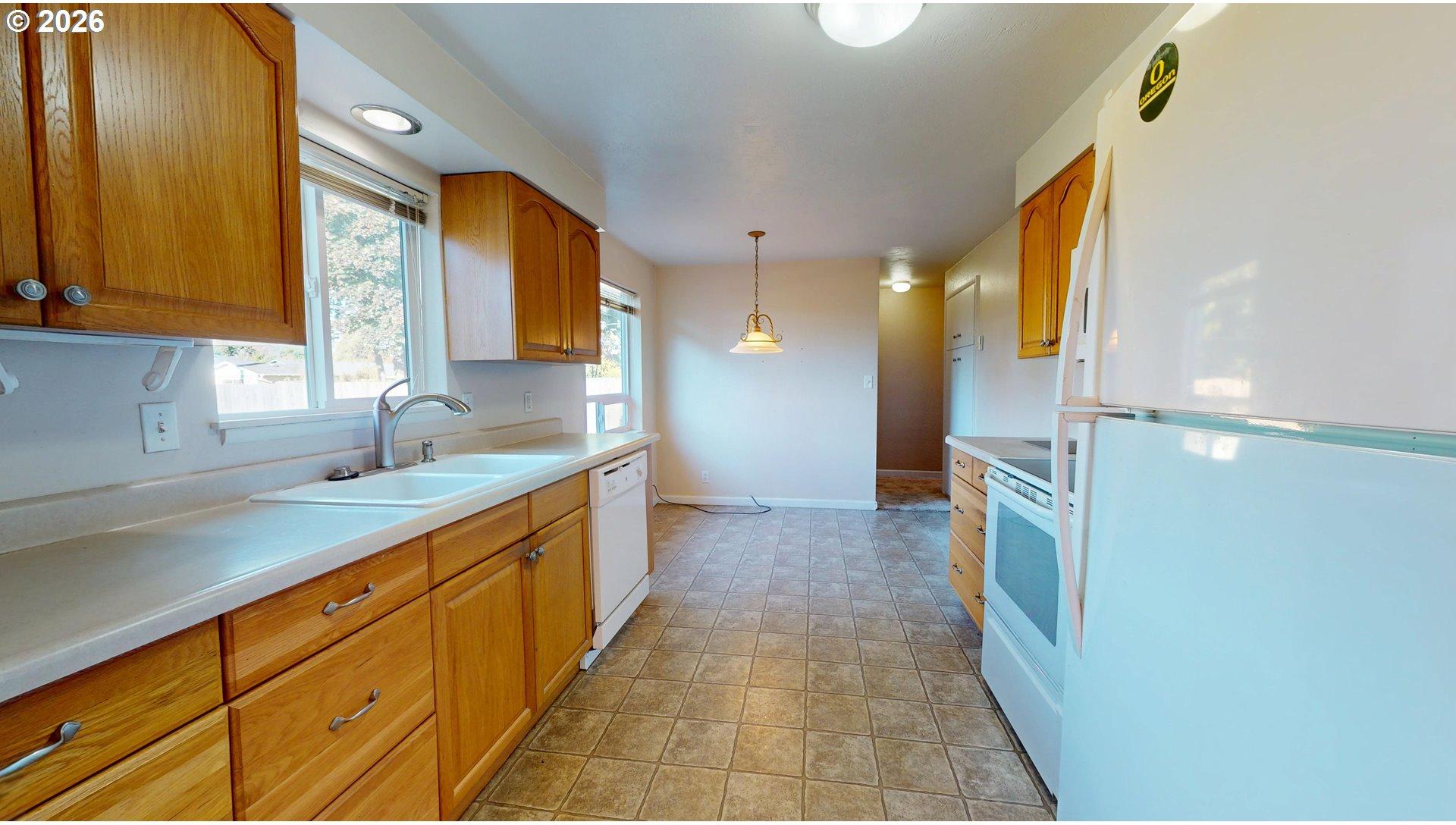 354 V Street Springfield, OR 97477 - Photo 14 of 42 Gallery Image 14