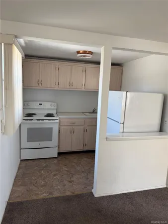 $2,400 | 31 Lenox Avenue, Westbury, NY 11590