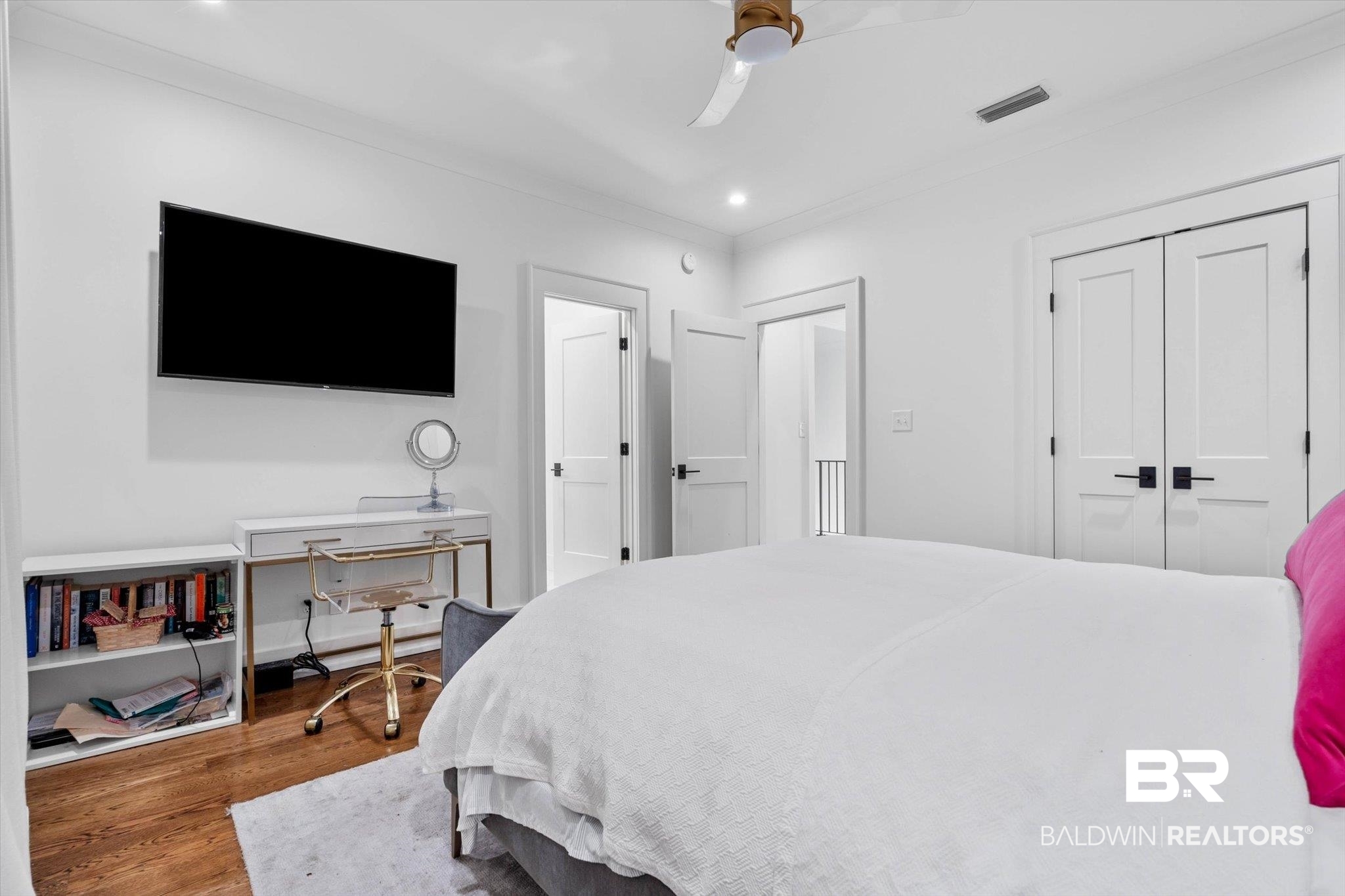 4602 Kingswood Drive Mobile, AL 36608 - Photo 27 of 45 Bedroom featuring wood finished floors, ornamental molding, a closet, a ceiling fan, and recessed lighting