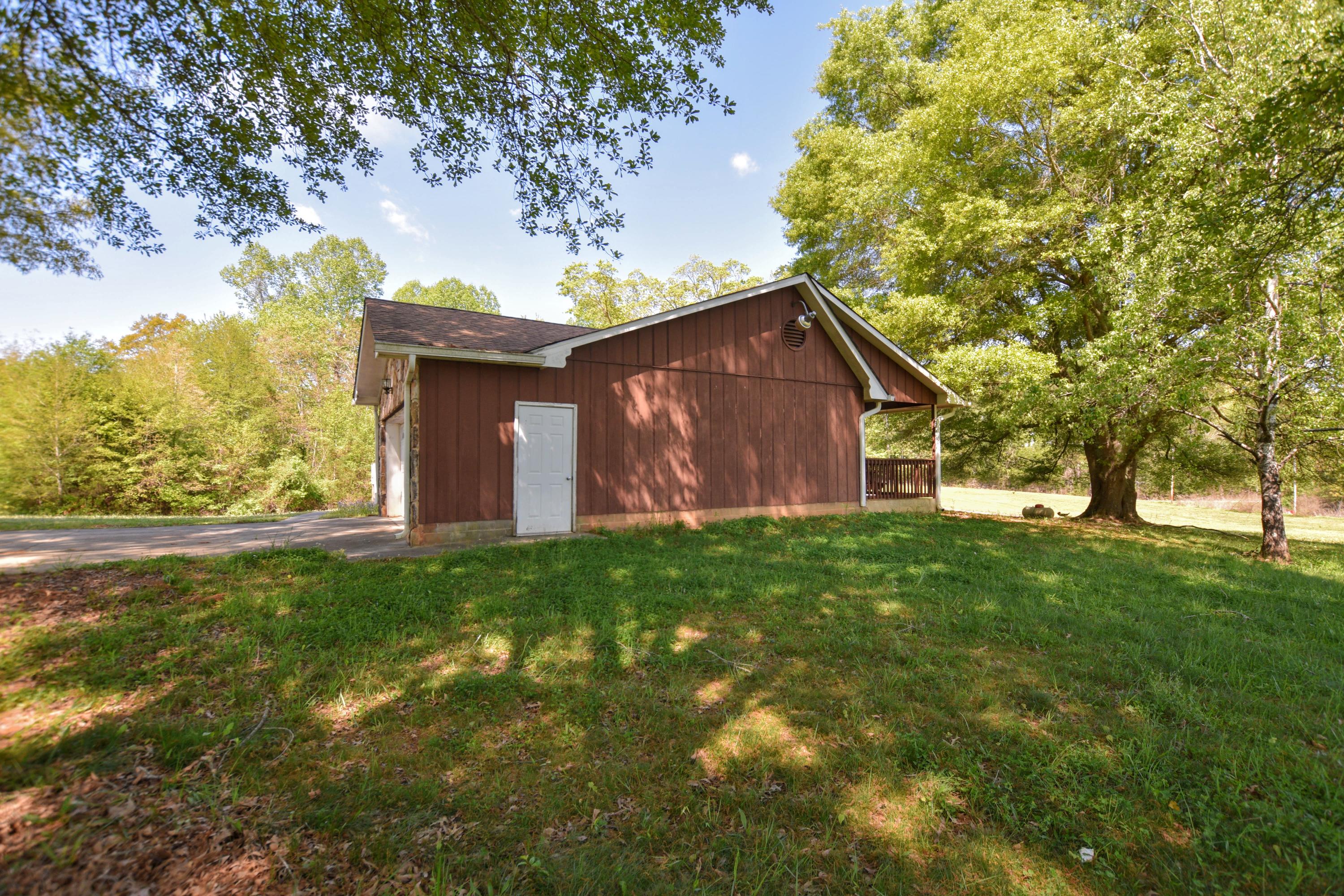178 Roblyer Road Benton, TN 37307 - Photo 8 of 18 DSC_1224