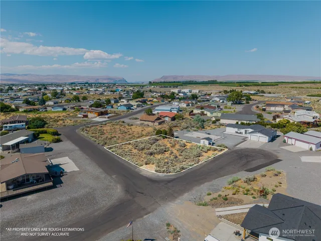 a view of outdoor space with garden and entertaining space