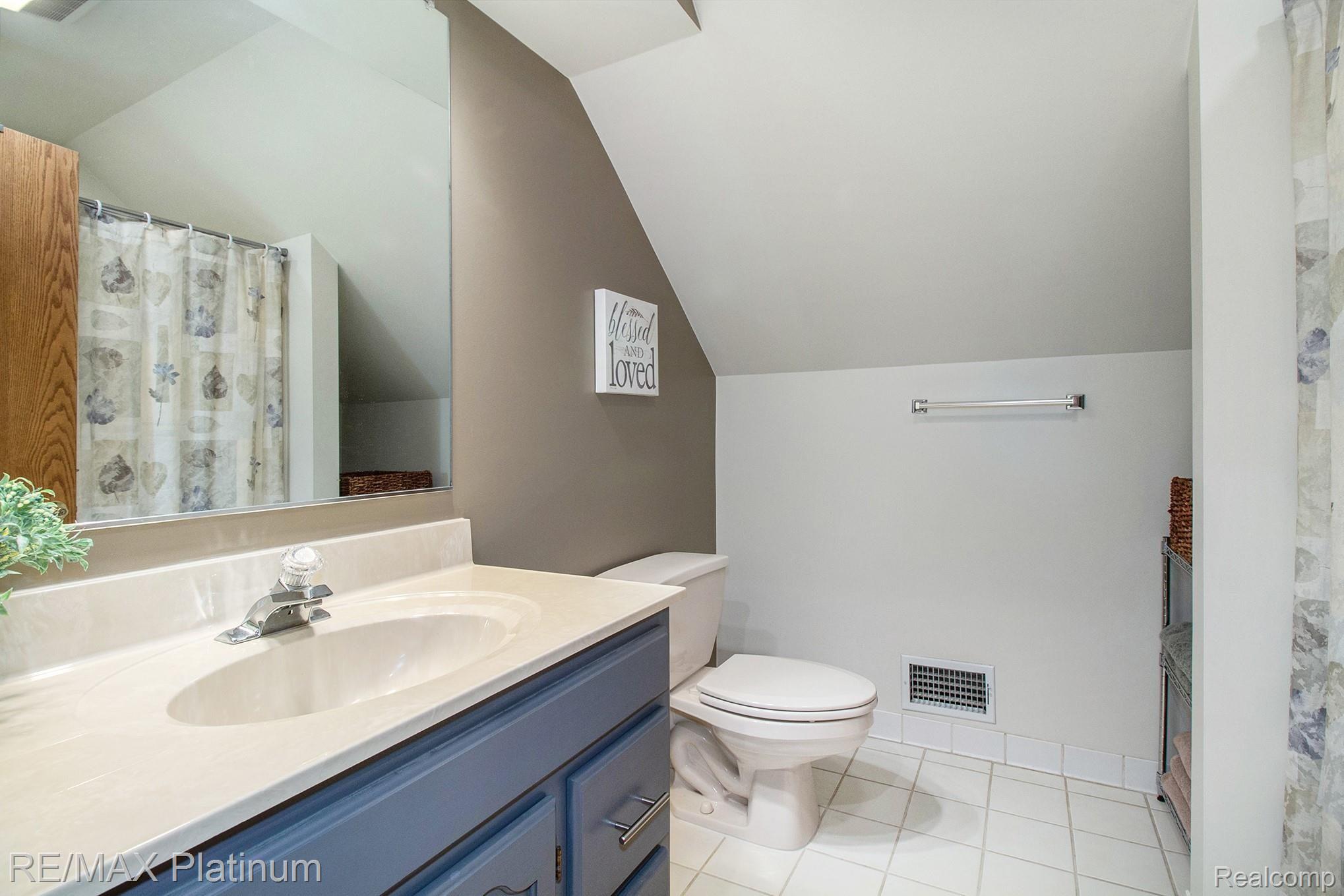 1495 Woodhaven Road Howell, MI 48855 - Photo 16 of 26 Upstair Bathroom.jpg