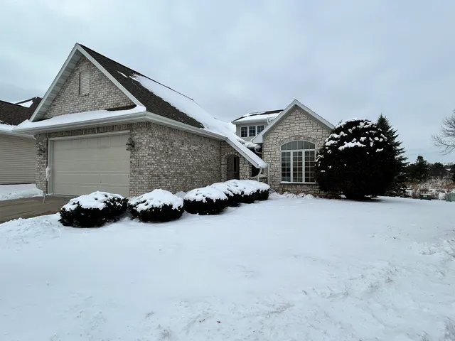 $499,900 | 924 Pondview Court, Appleton, WI 54913