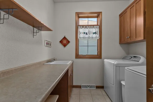 $499,900 | 924 Pondview Court, Appleton, WI 54913