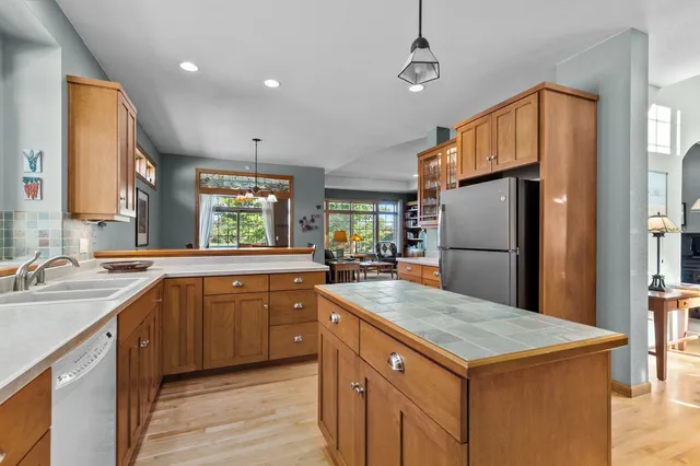 $499,900 | 924 Pondview Court, Appleton, WI 54913