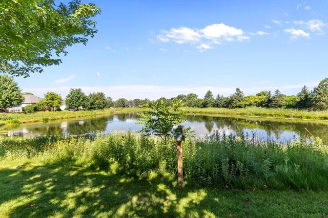 $499,900 | 924 Pondview Court, Appleton, WI 54913