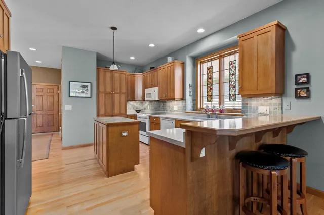 $499,900 | 924 Pondview Court, Appleton, WI 54913