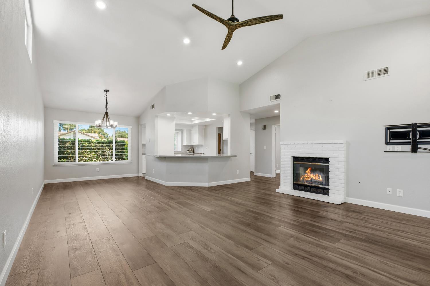 2804 March Court Modesto, CA 95358 - Photo 7 of 39