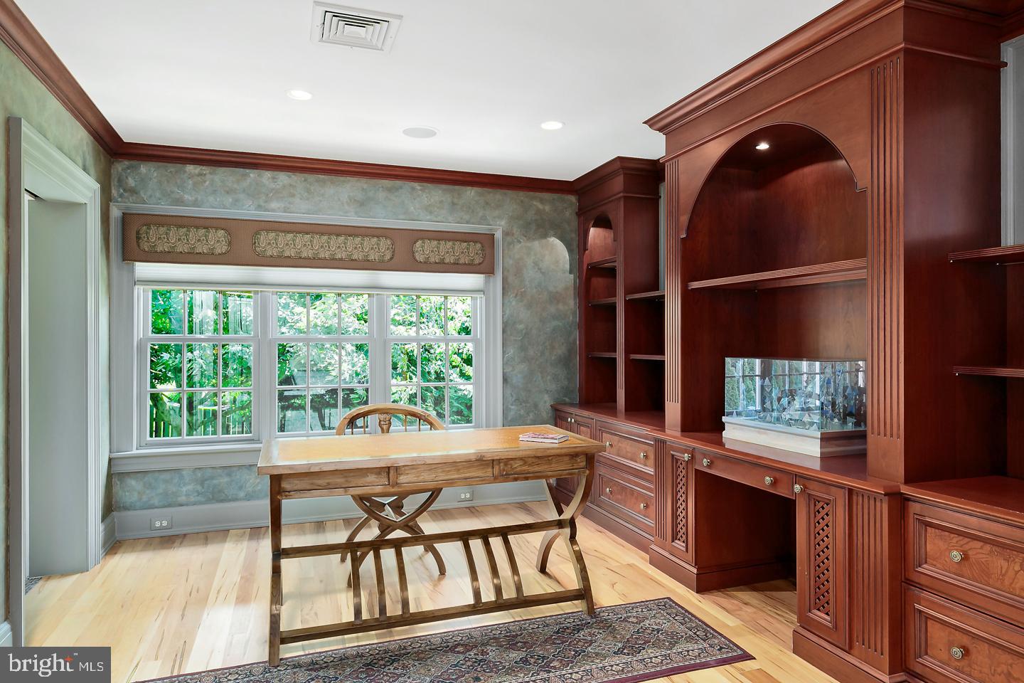 628 Windsock Way Moorestown, NJ 08057 - Photo 8 of 50 a dining room with furniture and a large window
