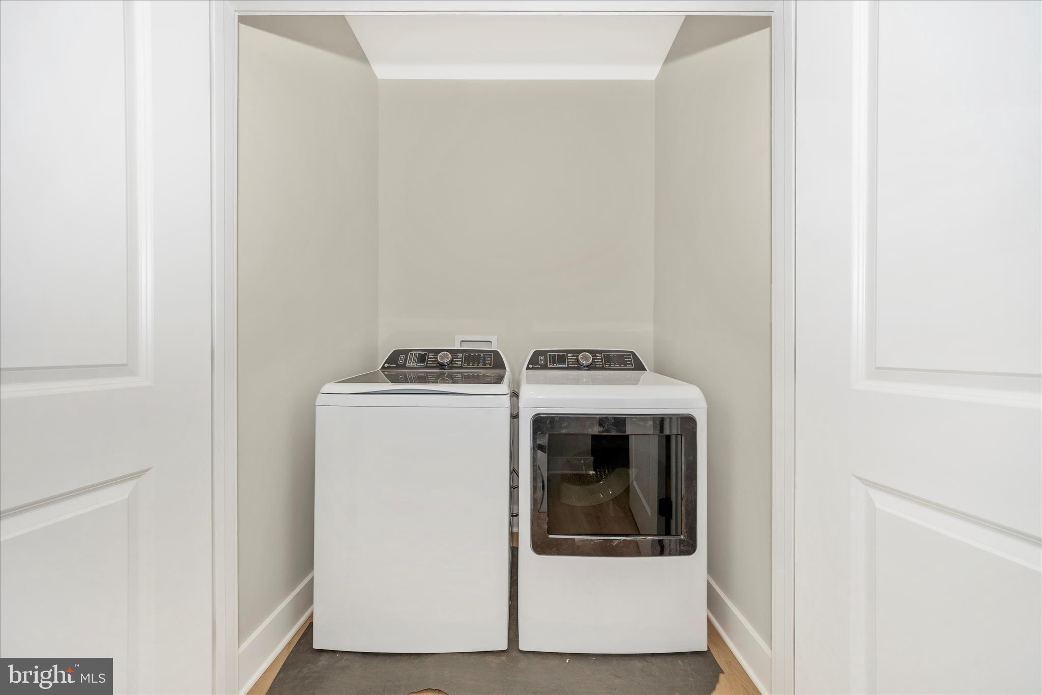 7816 Fairplay Road Fairplay, MD 21733 - Photo 12 of 34 a utility room with dryer and washer