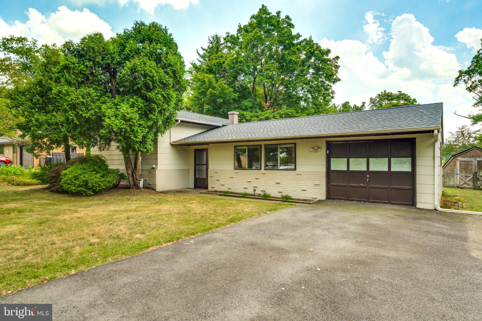 16 Brooktree Road East Windsor, NJ 08520 - Photo 2 of 29