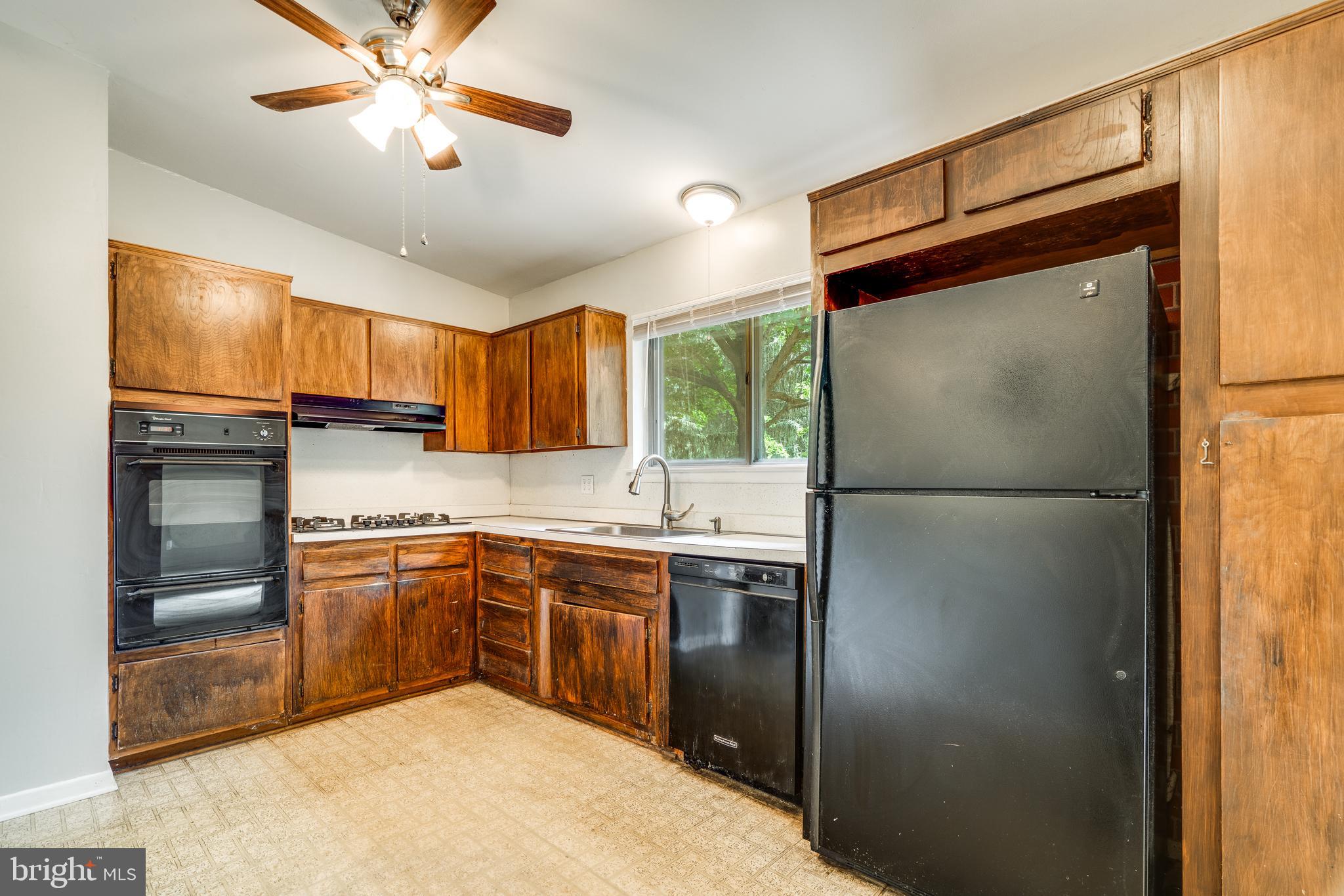16 Brooktree Road East Windsor, NJ 08520 - Photo 9 of 29 Kitchen