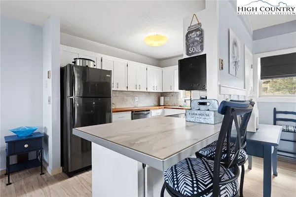 $319,900 | 101 Courtside Lane, Unit A2, Beech Mountain, NC 28604