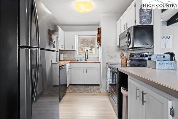 $319,900 | 101 Courtside Lane, Unit A2, Beech Mountain, NC 28604